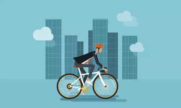 Transbordo. Si vives lejos de tu trabajo tal vez puedes utilizar la bicicleta para conectar con el transporte público.
