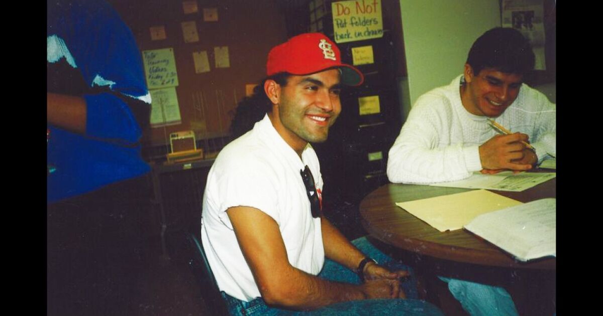 Alfredo QuiñonesHinojosa de jornalero a neurocirujano en EU