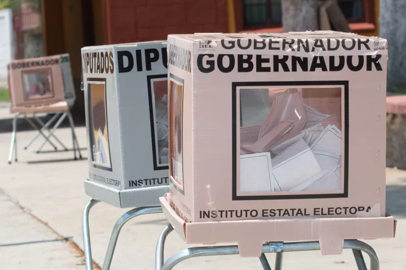 Para proteger el voto el día de la elección, los partidos políticos han puesto en marcha toda su maquinaría para evitar cualquier irregularidad.