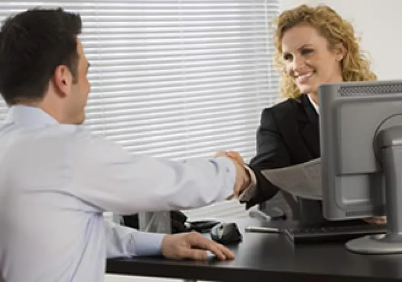 Antes de contratar personal a través de terceros, no olvides verificar la legalidad de la empresa que ofrece el servicio. (Foto: Photos To Go)