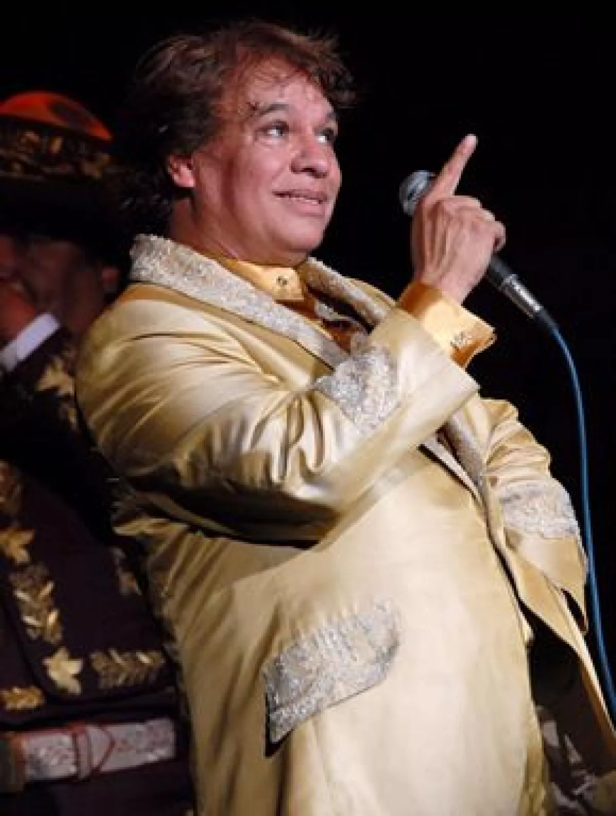 El Divo de Juárez recibió la distinción este miércoles durante su concierto en el Auditorio Nacional.
