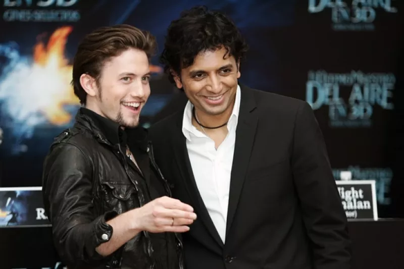 Jackson Rathbone, quien da vida a Jasper Hale en la famosa saga, estuvo en México hace unos días y platicamos con él y con el director de su nueva cinta: “El último maestro del aire”.