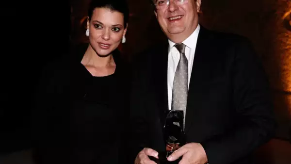 La esposa del jefe de Gobierno capitalino, Marcelo Ebrard, nos contó cómo se siente después de poco más de un año de casada.