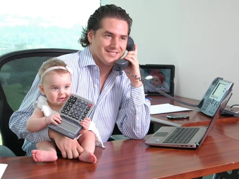 Checo Barrera y Miguel Andonaegui de Guadalajara, y Gabriel Garza de Monterrey, son tres orgullosos papás que nos cuentan sus vivencias con sus hijos.