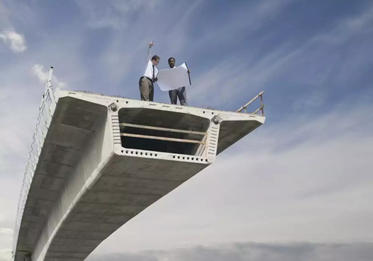 Puente en construcci�n