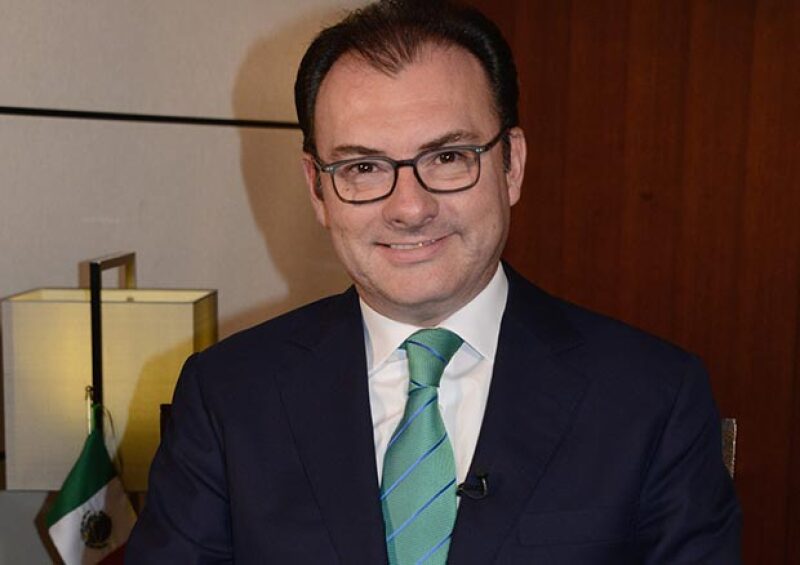 El diario de The Wall Street Journal reveló que el secretario de Hacienda es propietario de una casa adquirida a Grupo Higa, misma compañía que financió la casa de Angélica Rivera en las Lomas.