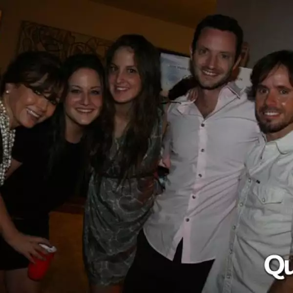 Fiesta de Fernando Lebrija por sus 2 diosas de plata