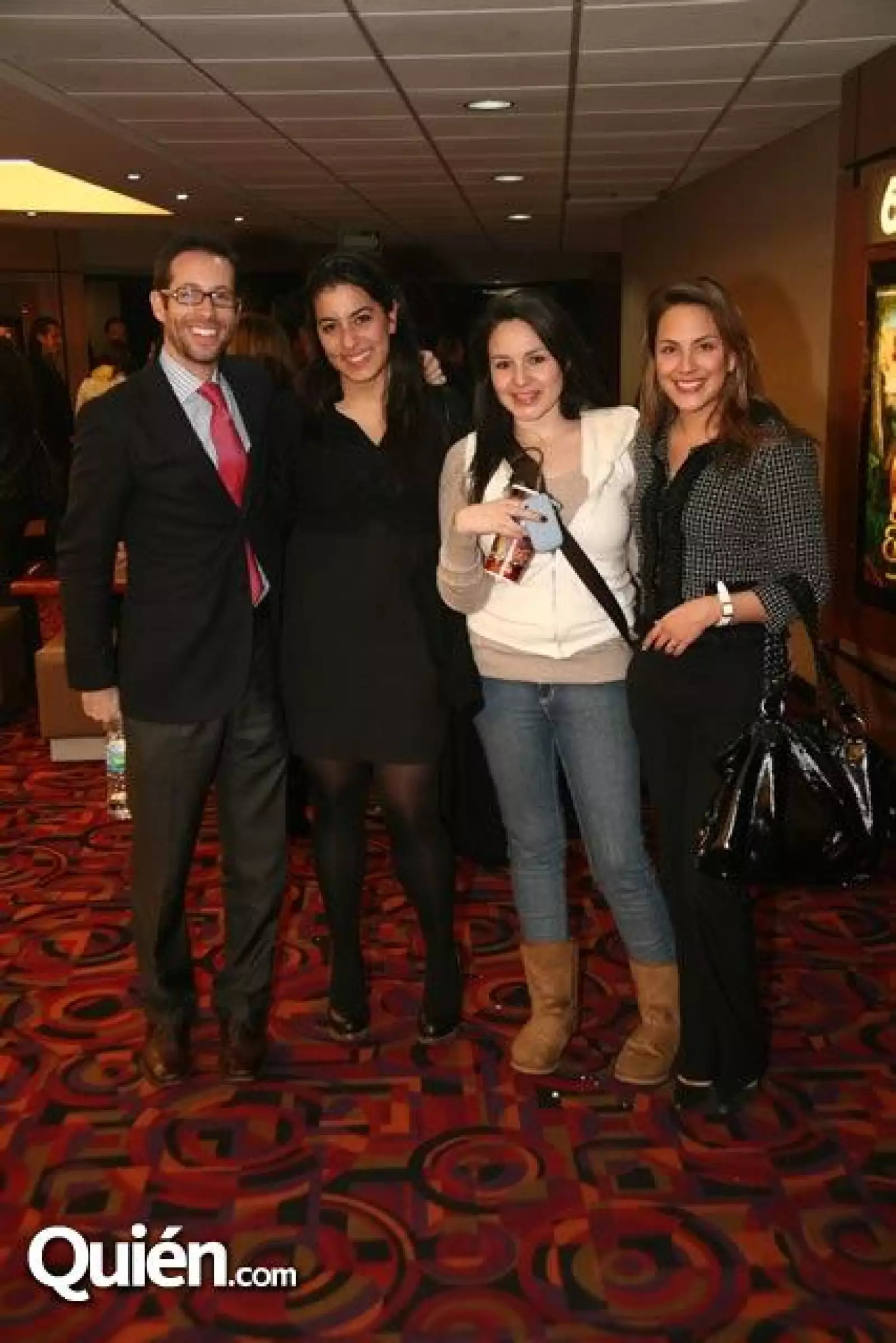 Gabriel Cortina,Beatriz Ortega,Nadia Ojeda,Adriana Campos