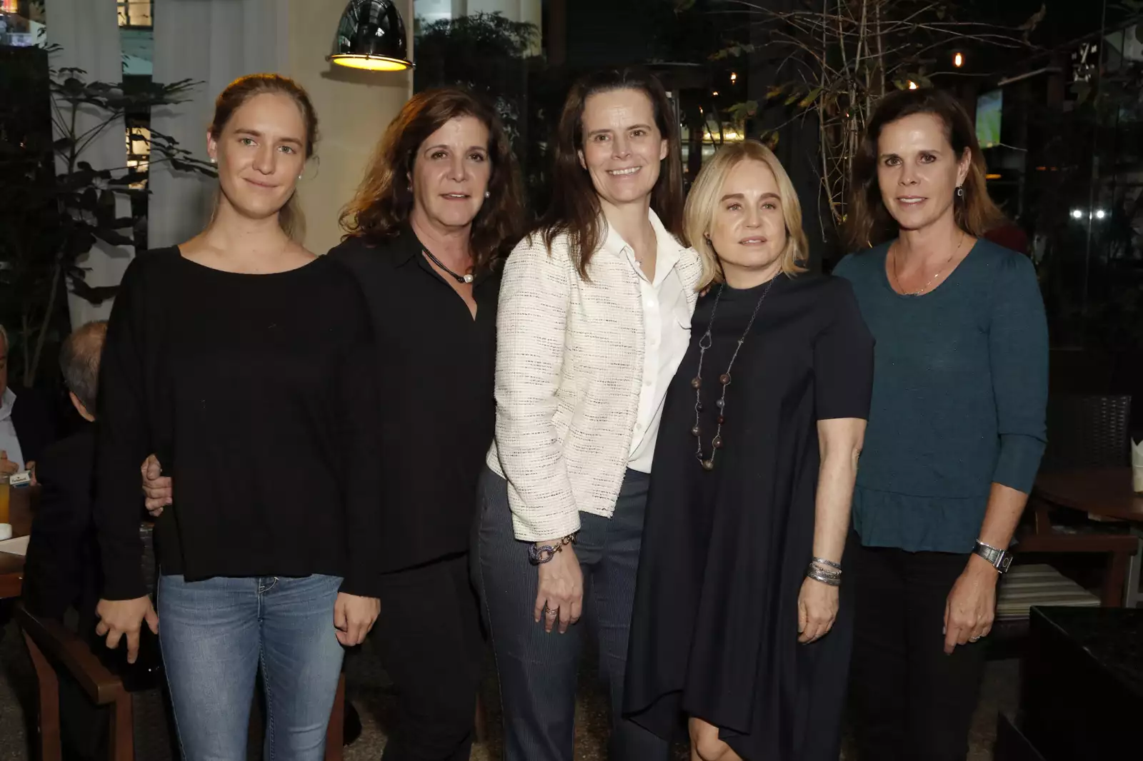 jugada de dominó por la fundación Ayuda y Solidaridad con las niñas IAP