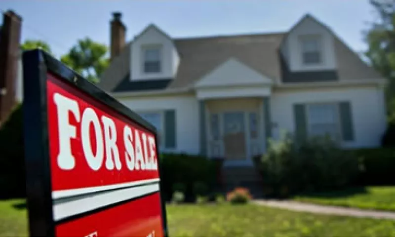Los mayores precios de vivienda y tasas hipotecarias podrían afectar a los compradores próximamente. (Foto: Cortesía de Fortune)