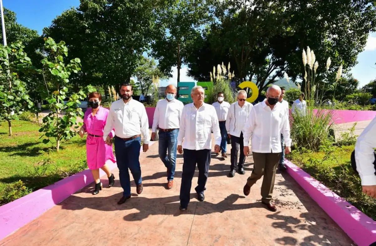 antonio_echevarria-y-amlo.jpeg