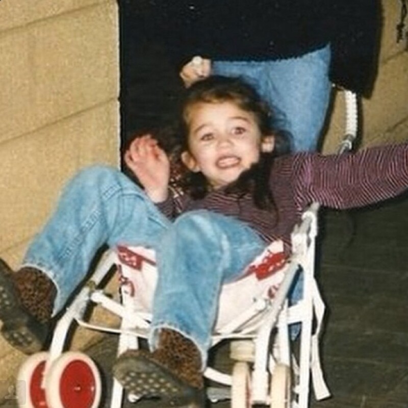 Antes de su presente irreverente, había una niña dulce y encantadora.