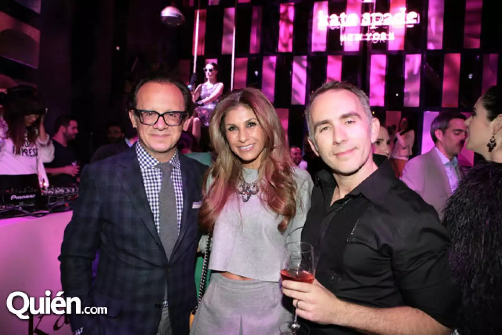 Alberto Fasja,Raquel Fasja,Jonathan Shows