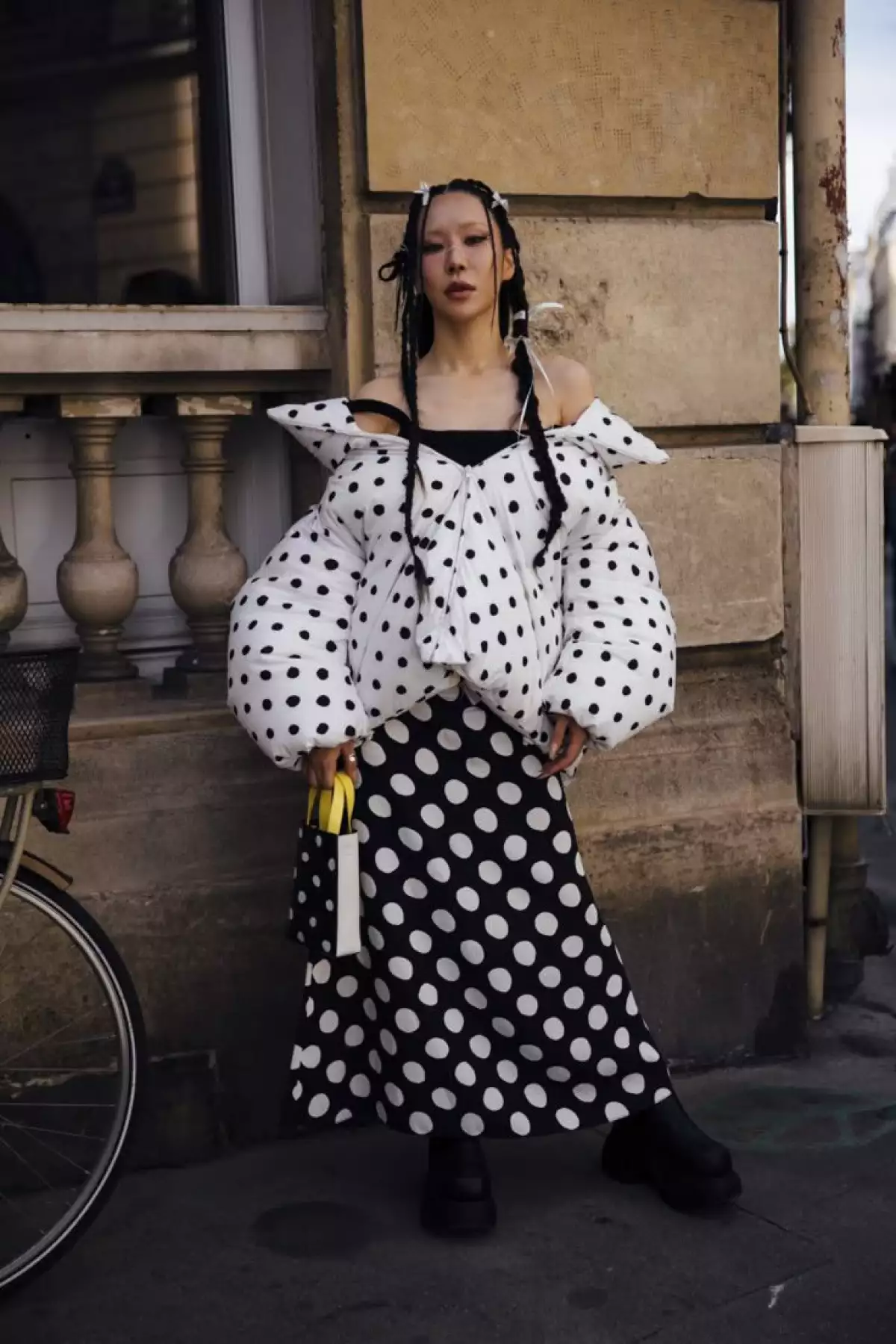 Showgoers Didn't Shy Away From Color on Day 2 of Paris Fashion Week Street Style.jpg