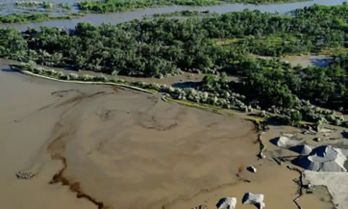 La ruptura ocurrida cerca de Billings, en el centro-sur de Montana, obligó a los municipios y distritos de riego a cerrar las tomas de agua. (Foto: AP)
