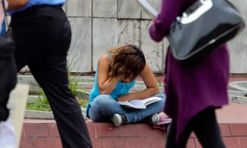 El perfil dominante del 'nini' latinoamericano es una mujer que no terminó la educación secundaria y vive en un hogar urbano considerado vulnerable. (Foto: Cuartoscuro)