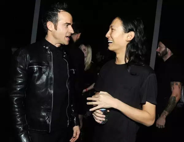 Wang platicó con Juntin Theroux, novio de Jennifer Aniston.