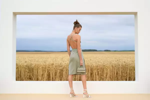 "L'Amour" : Jacquemus Spring-Summer 2021 : First Line