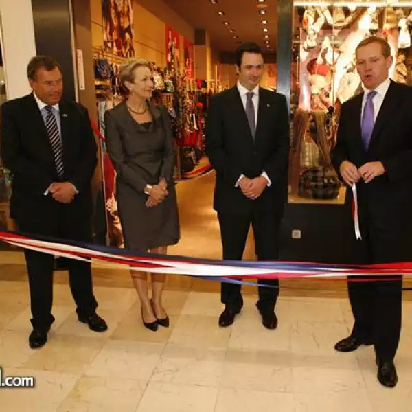 John Franck,Judith Macgregor,Eduardo Henkel,Jeremy Browne