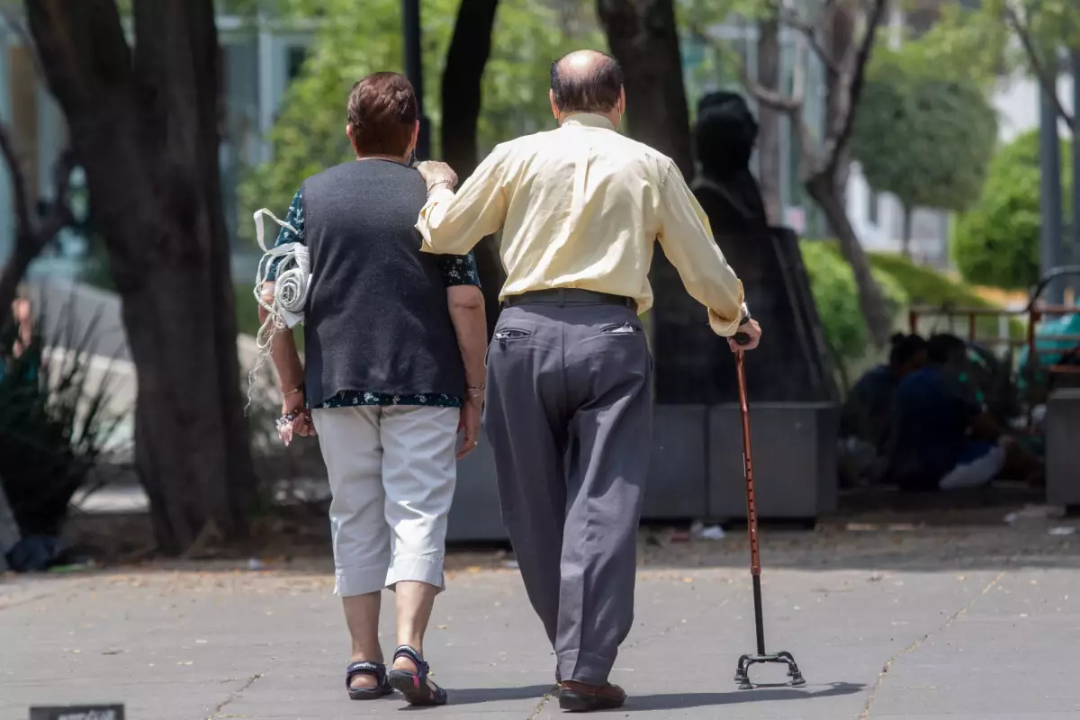 Pareja Tercera Edad-1.jpg