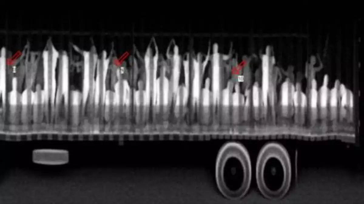 imagen de escaner rayos x camion migrantes