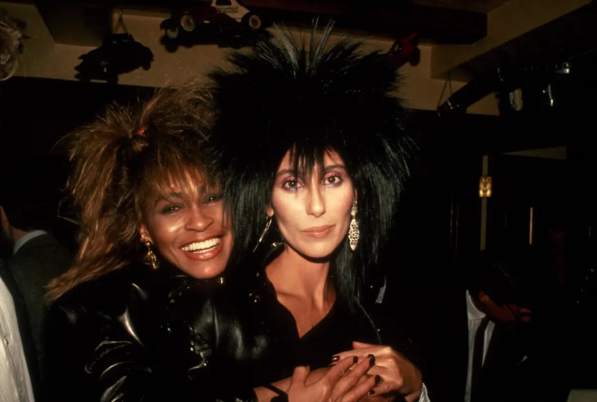 Tina Turner y Cher circa en 1985