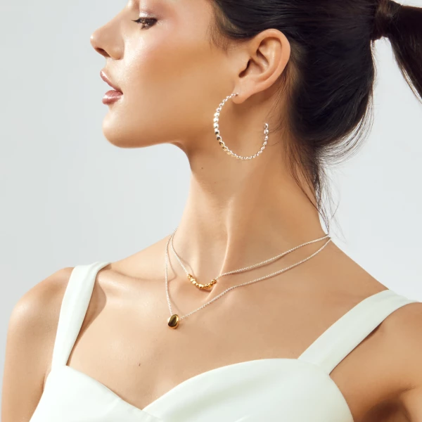 01050300067_Alma+Vermeil+Pendant_Model_2.jpg