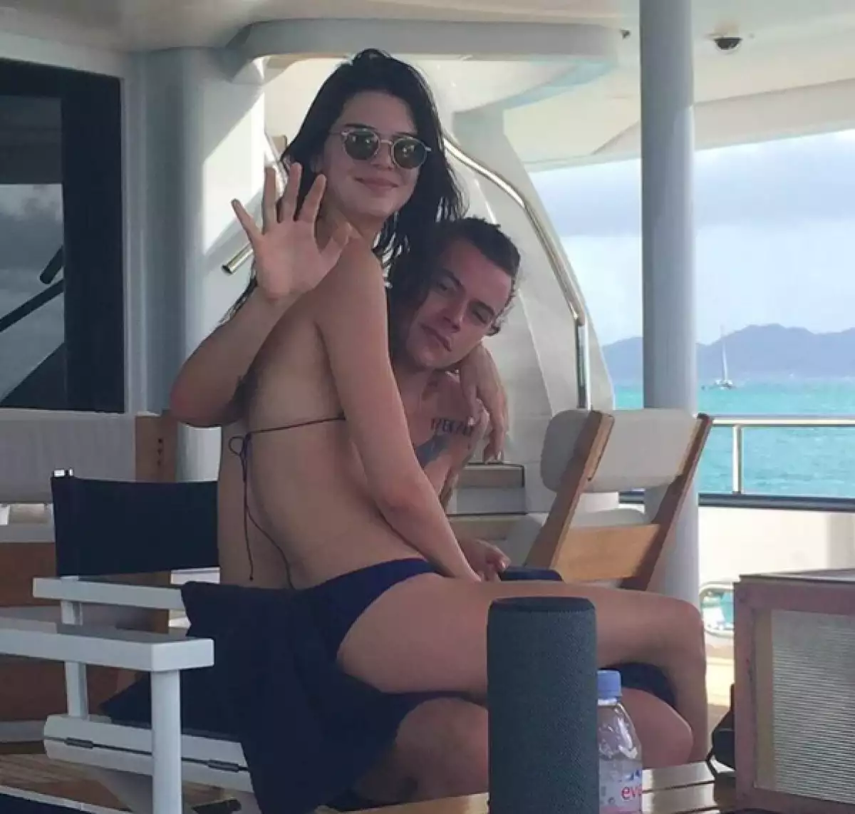 Las fotos íntimas de la pareja que demuestran que son mucho más que amigos, fueron publicadas por un usuario de Twitter.