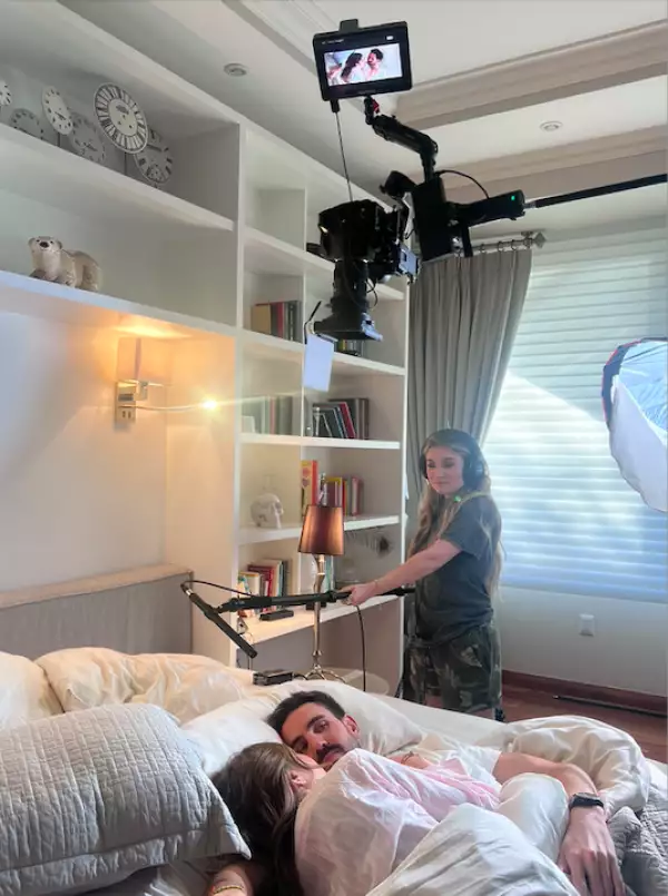 Pablo Bernot, Sofía y Regina Castro son los protagonistas del videoclip de Fer