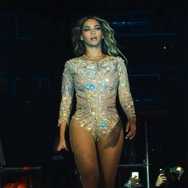Aquí se ve el bodysuit de Bey antes de romperse.