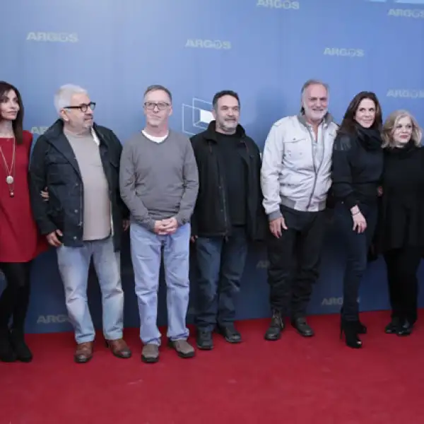 25.	Epigmenio Ibarra, Verónica Velasco, José Luis Gras, Bater Duener, Moisés Ortiz, Antonio Serrano, Rebecca Jones, Ana Celia Urquidi,