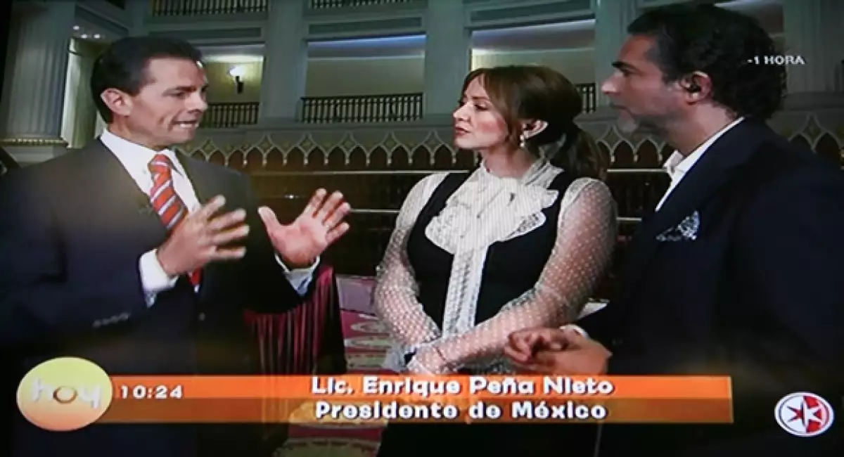 Andrea Legarreta y Raúl Araiza visitaron al presidente de México en Palacio Nacional, donde le realizaron una serie de preguntas con respecto a las reformas que recién se aprobaron.