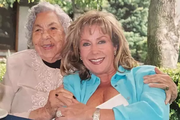 Eva Mange y Laura Zapata