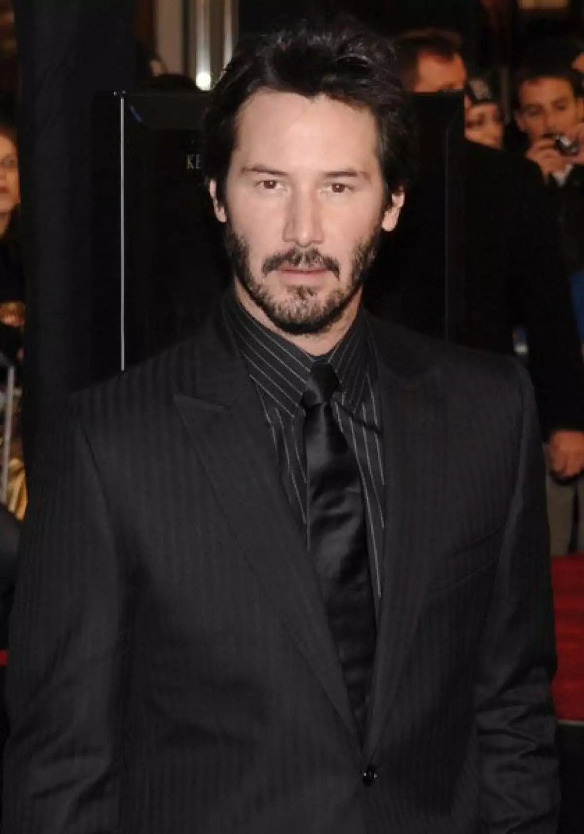 Un poco madurito pero no por eso menos guapo es Keanu Reeves, quien a sus 45 años será el presentador de una categoria en los premios de la Academia.