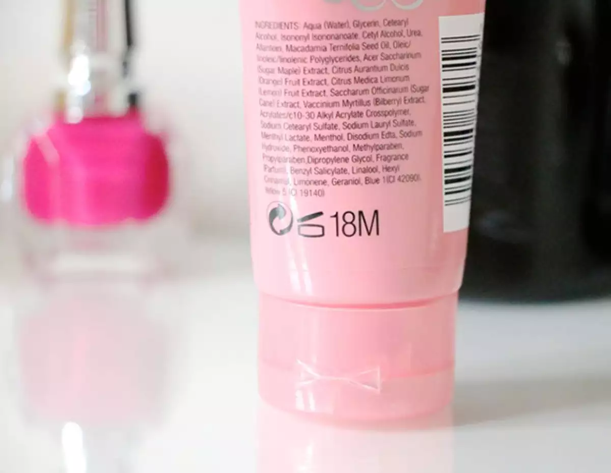 ¿Sabías que el maquillaje también tiene una fecha de caducidad? Usar maquillaje caducado podría estar haciendo que tu piel se irrite, se reseque y se infecte.