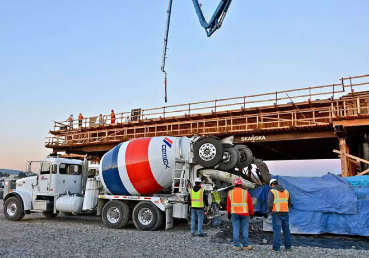 Cemex trabajando en la Berryessa Extensión