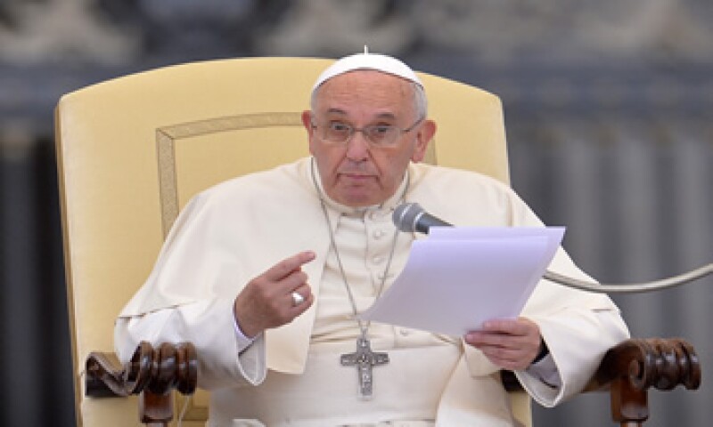Los obsequios que subastará el Papa también incluyen marcos para cuadros de plata, plumas preciosas y dispositivos electrónicos. (Foto: AFP )
