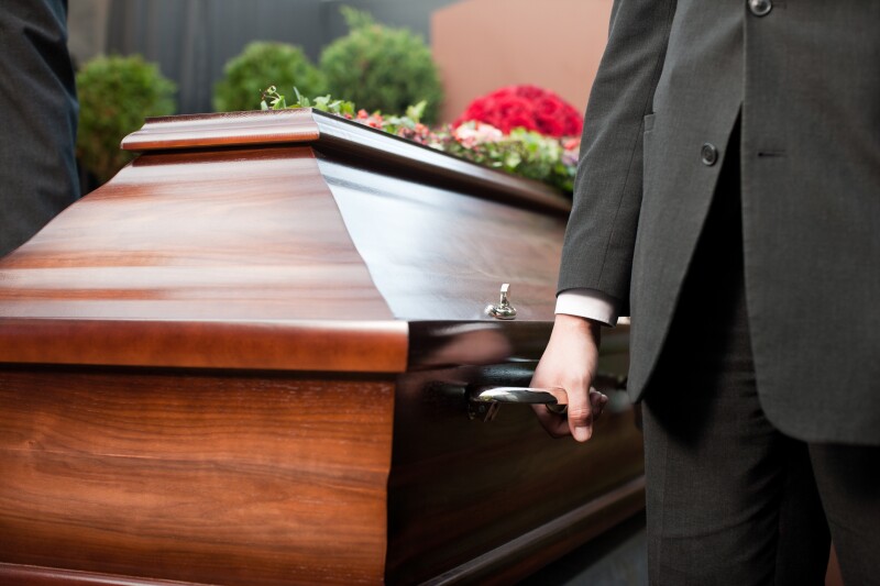 Funerales gratuitos.