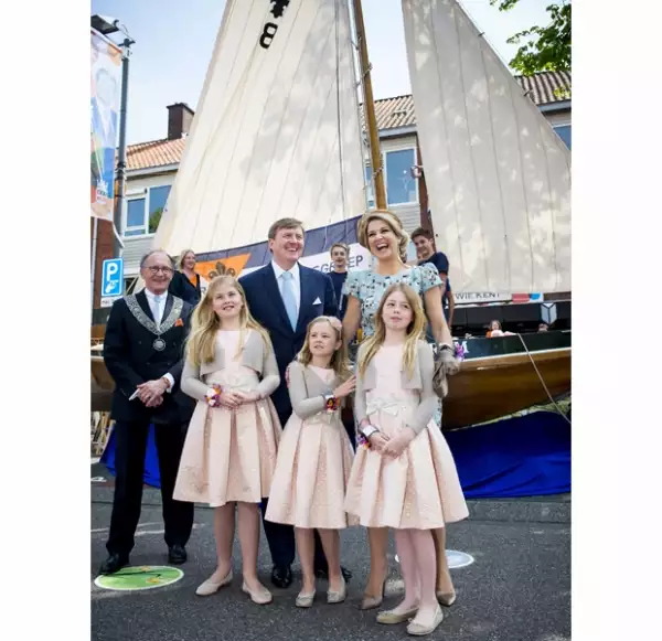 Ha pasado un año desde que la princesa Beatriz abdicó al trono y Máxima y Guillermo se convirtieron en reyes.