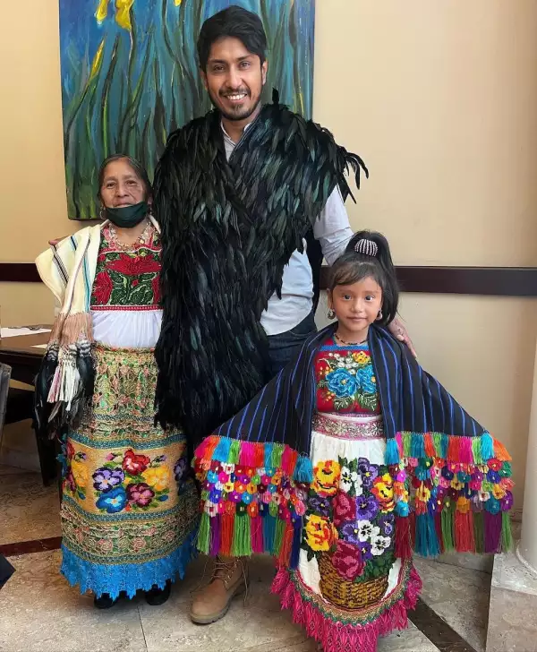 capa-plumas-feliciana-tenoch-huerta.jpg