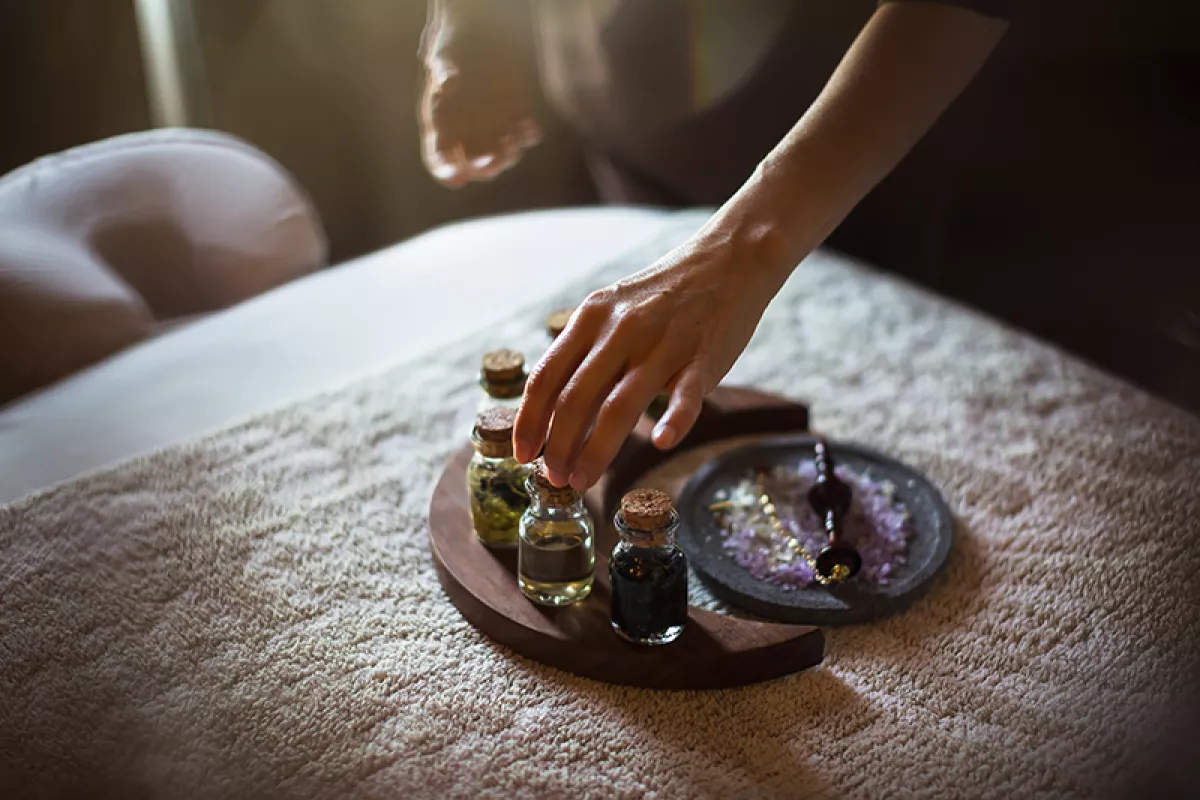 Masaje relajante con aromaterapia. Foto: Cortesía Rosewood San Miguel de Allende