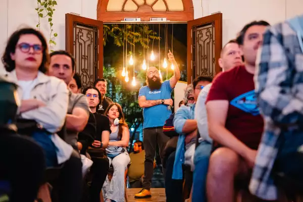 Imagen del aforo de una conferencia en uno de los eventos de networking organizado por Zillow.