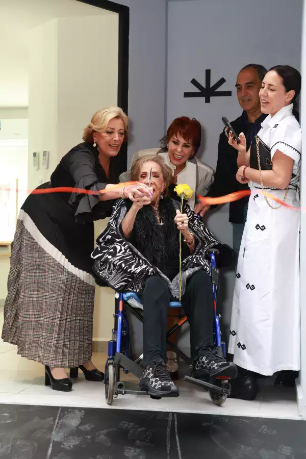 Sylvia Pasquel,  Silvia Pinal, Alejandra Guzmán y Stephanie Sal