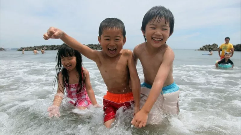 fukushima, niños, mar, vacaciones, nuclear, verano,