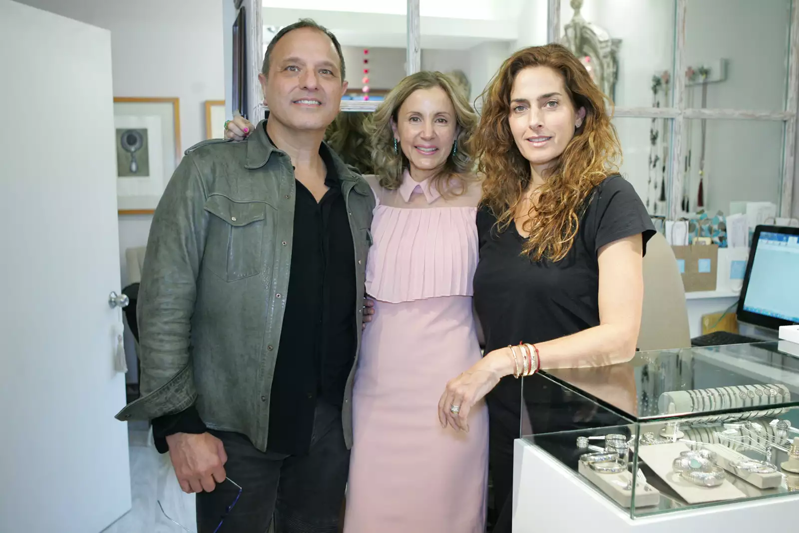 Venta de joyería de Adriana Gutiérrez