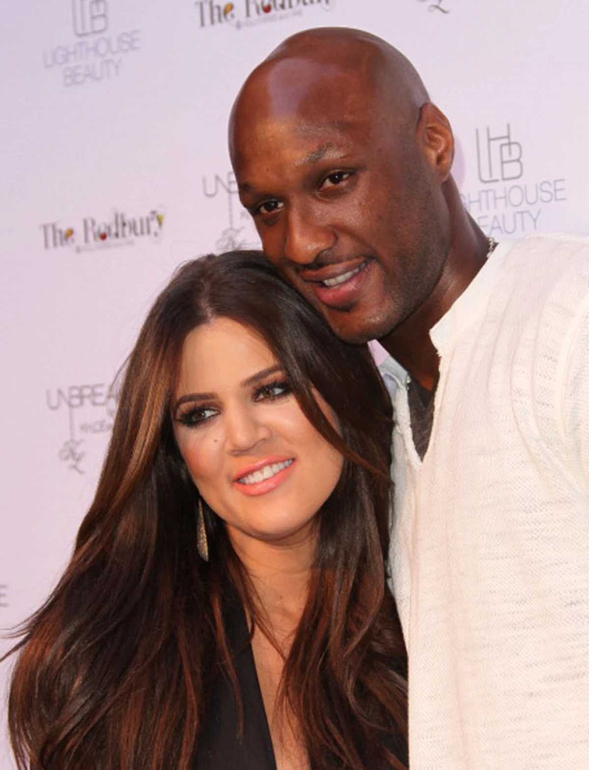 La ex pareja de Khloé Kardashian argumenta que no atacó a la estrella de la TV y que ella 'lo está dejando a la deriva'.