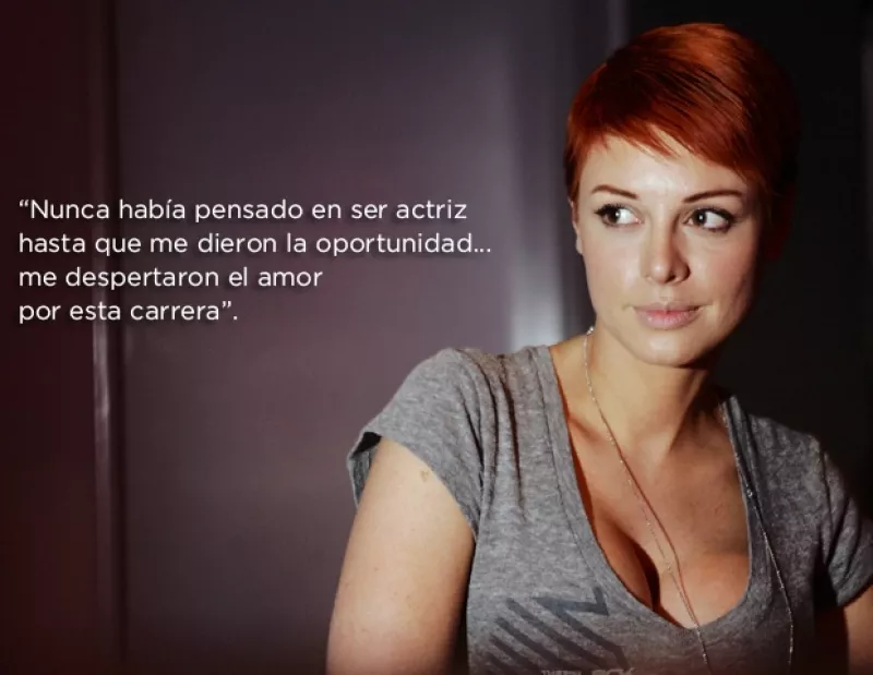 Lleva tan sólo dos años y medio y ya figura como uno de los grandes talentos de TV Azteca y lo que le interesa por el momento es forjar su propio camino.