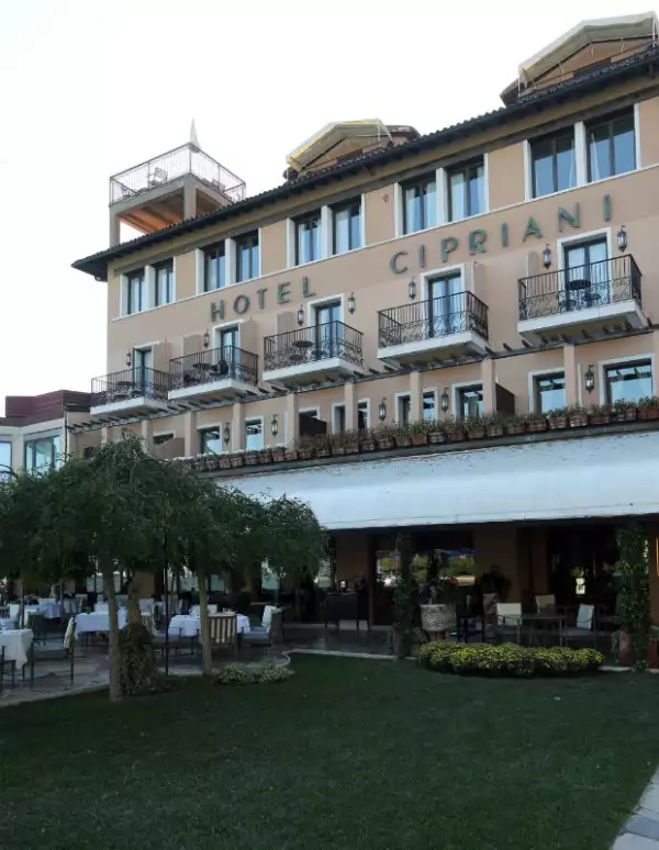 Vista del jardín del Hotel Cipriani, una de los más lujosos y clásicos de Venecia.
