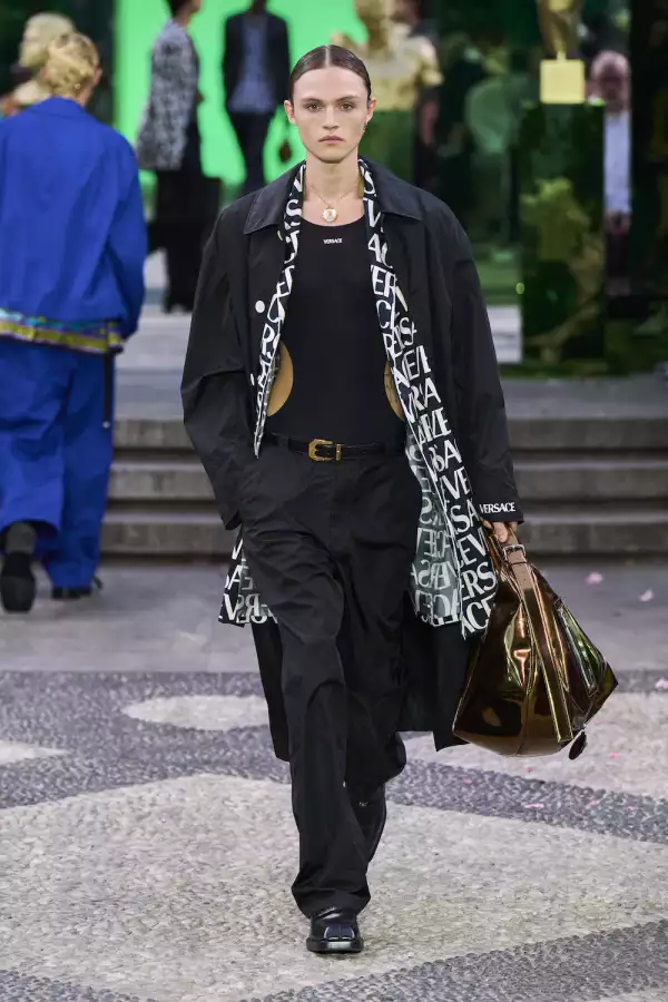 Versace m S23 029.jpg