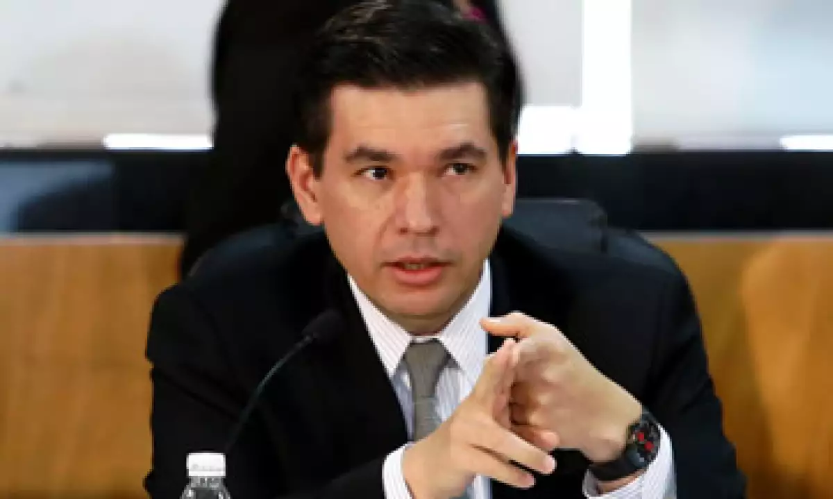 Para 2015 el precio del petróleo está cubierto al 100%, insistió Fernando Aportela, subsecretario de Hacienda. (Foto: Cuartoscuro )